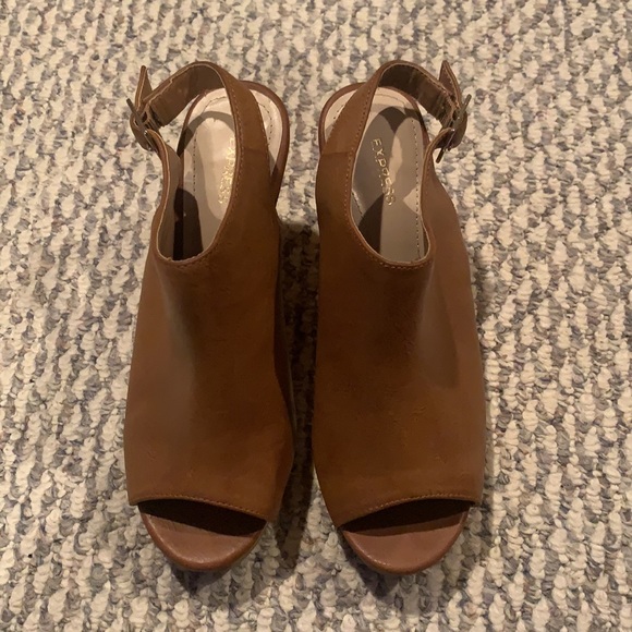 Like New Express Wedge Sandals - Picture 3 of 8